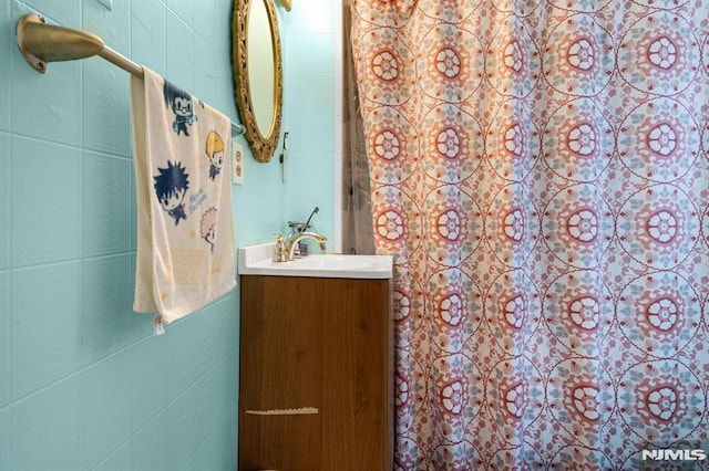 bathroom featuring vanity