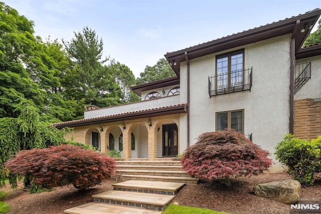 view of front facade featuring covered porch