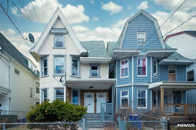 view of front of home featuring a porch