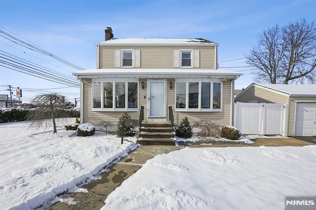 view of front property featuring a garage