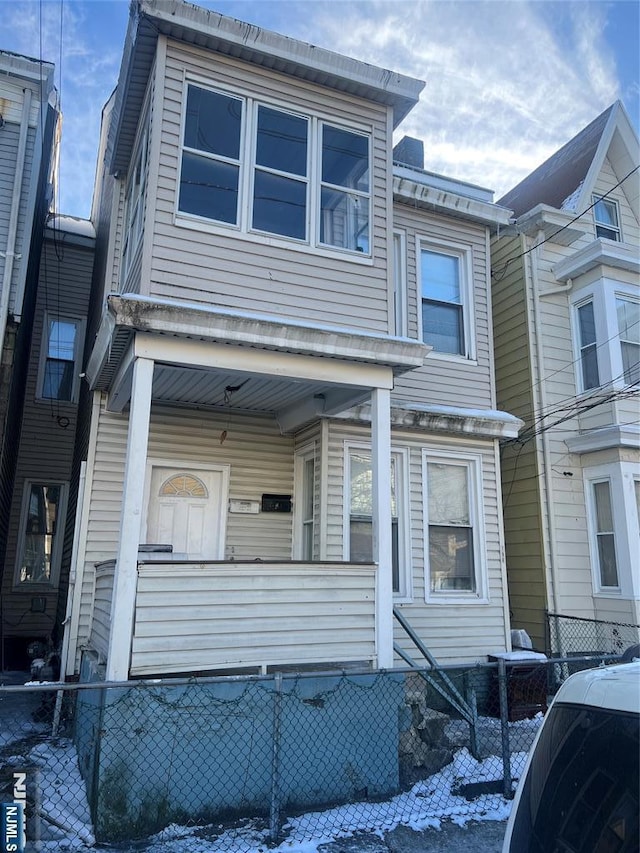 view of front facade with a porch