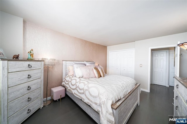 bedroom featuring a closet