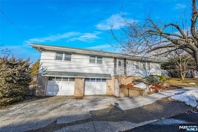 view of front of home featuring a garage