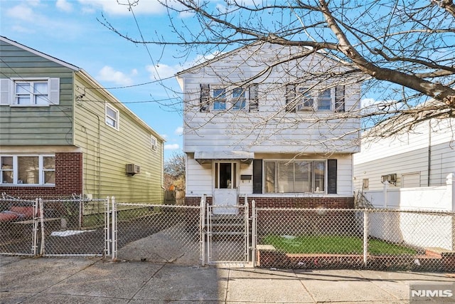 view of front property