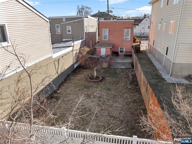 view of yard featuring a patio area