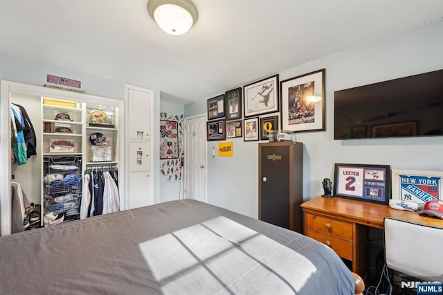 bedroom featuring a closet