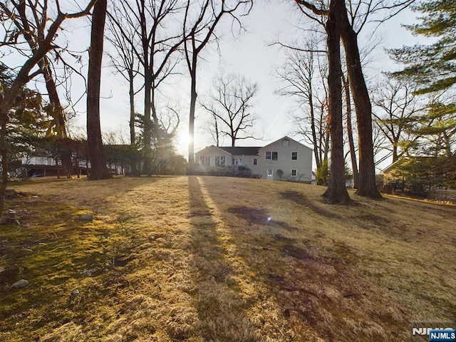 view of front of house with a front lawn