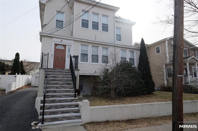 view of front of home