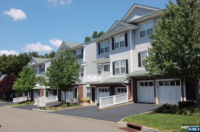 view of townhome / multi-family property