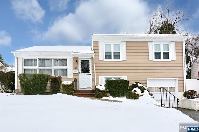 view of front of property