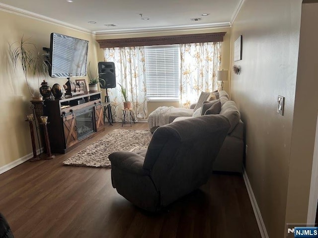 living room featuring dark wood-type flooring and crown molding