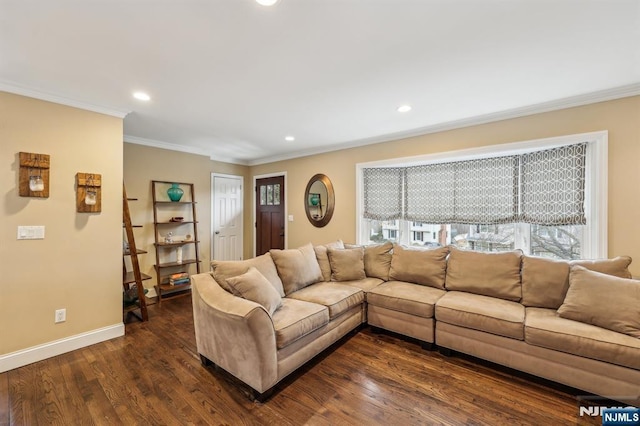 living room with crown molding, baseboards, dark wood-type flooring, and recessed lighting