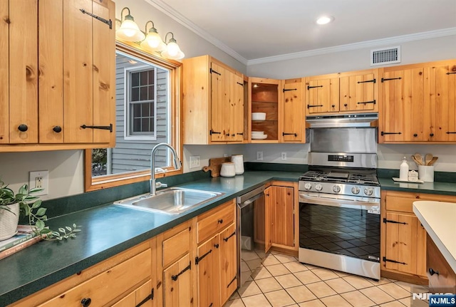 kitchen featuring under cabinet range hood, stainless steel appliances, a sink, visible vents, and crown molding