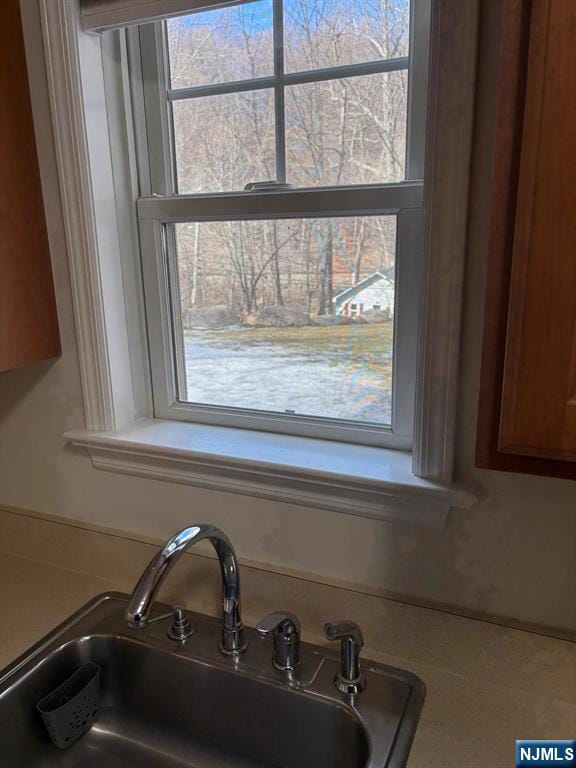 room details featuring a sink