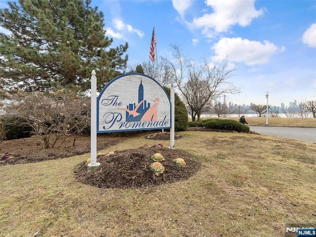 view of community / neighborhood sign