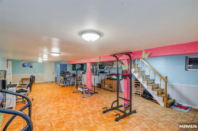 workout area with baseboards