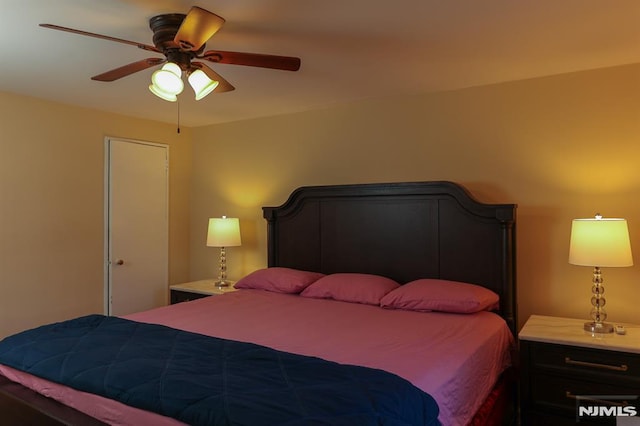 bedroom with a ceiling fan