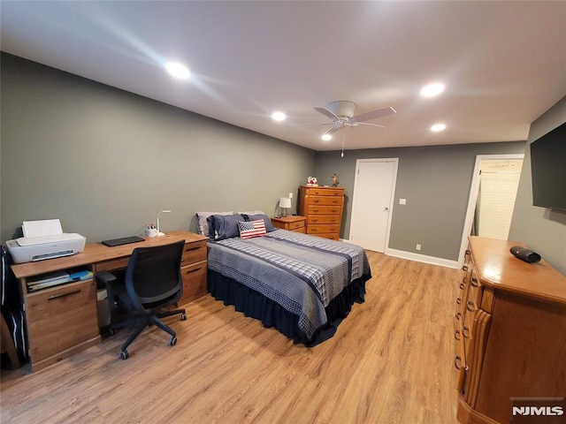 bedroom with baseboards, recessed lighting, a ceiling fan, and light wood-style floors