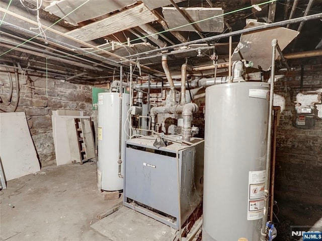 5 Elm St, Newark, NJ 07102 - utilities with gas water heater and a heating unit