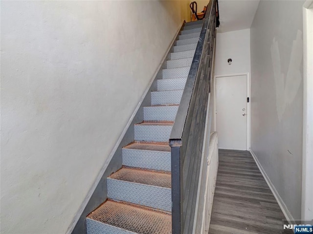 5 Elm St, Newark, NJ 07102 - staircase with wood finished floors and baseboards