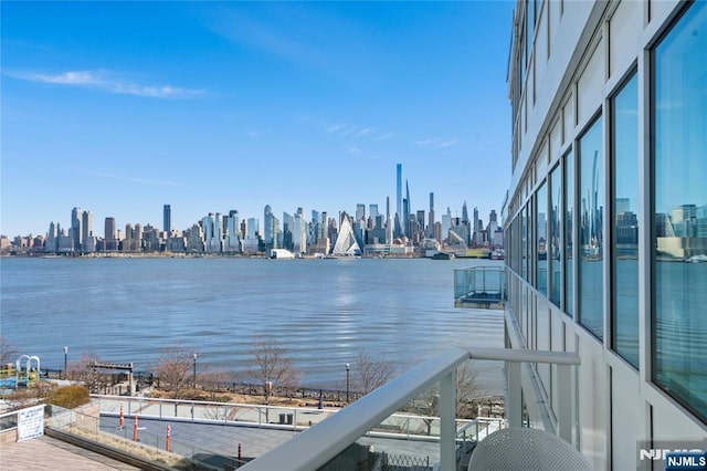 view of water feature featuring a view of city