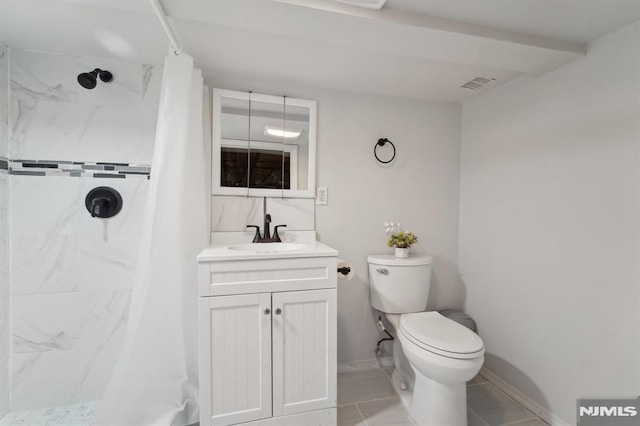 bathroom with a shower with shower curtain, visible vents, vanity, and toilet