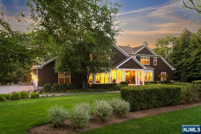 view of front of house with a front lawn