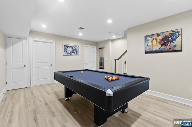 recreation room with light wood-style flooring, billiards, baseboards, and recessed lighting