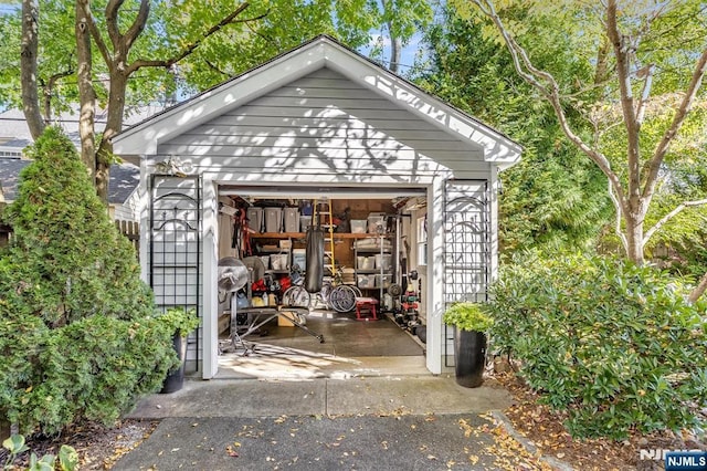 view of outbuilding featuring an outbuilding