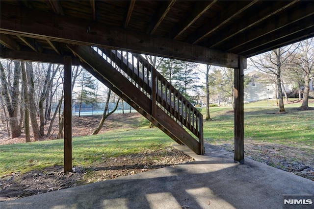 view of yard featuring a patio area