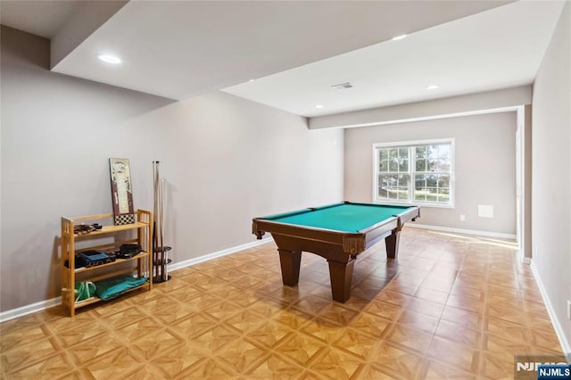 rec room with visible vents, recessed lighting, billiards, and baseboards