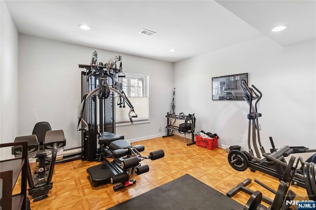 workout room featuring recessed lighting, visible vents, and baseboards