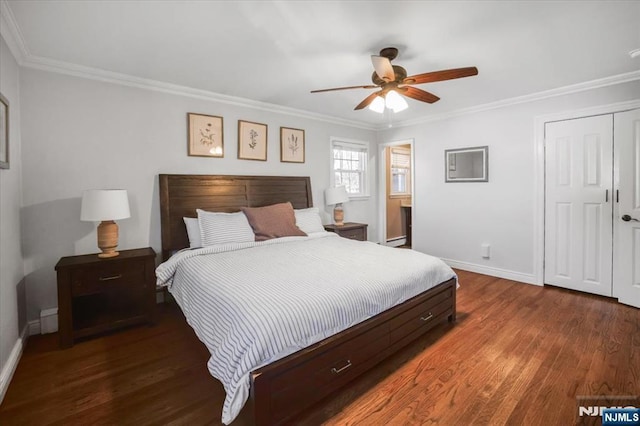 bedroom with ceiling fan, baseboards, ornamental molding, wood finished floors, and a closet