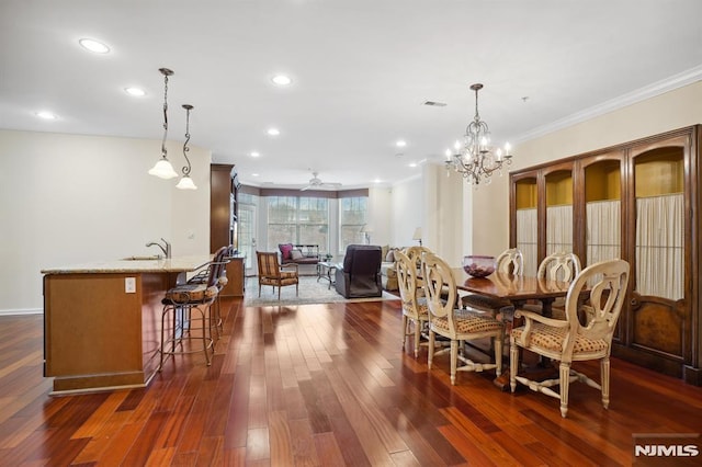 dining space featuring visible vents, crown molding, ceiling fan, recessed lighting, and dark wood-style floors