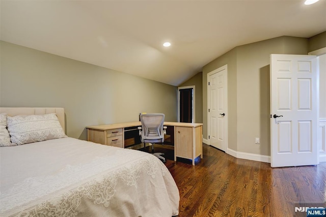 bedroom featuring dark wood finished floors, lofted ceiling, recessed lighting, and baseboards