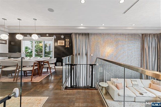 living room featuring recessed lighting