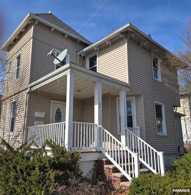 view of front of house featuring a porch
