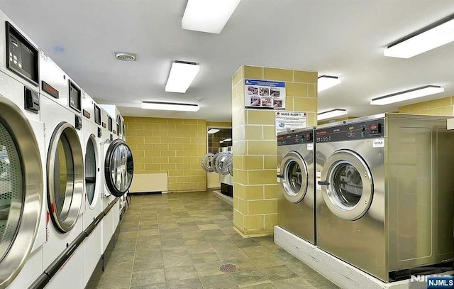 2077 Center Ave Unit 20F, Fort Lee, NJ 07024 - community laundry room featuring visible vents and independent washer and dryer