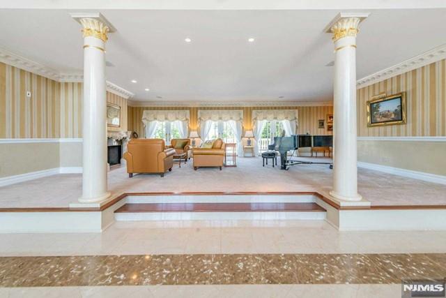 16 Shinnecock Trl, Franklin Lakes, NJ 07417 - view of lobby