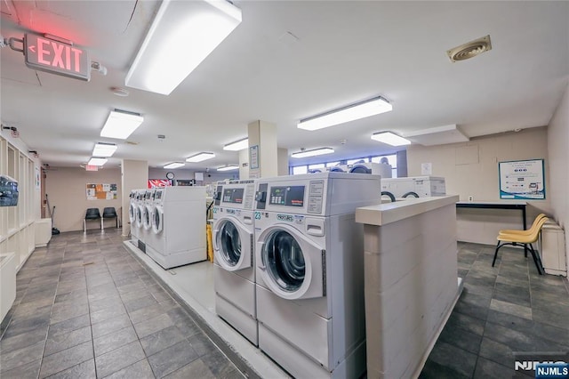 2077 Center Ave Unit 11C, Fort Lee, NJ 07024 - community laundry room featuring washer and clothes dryer