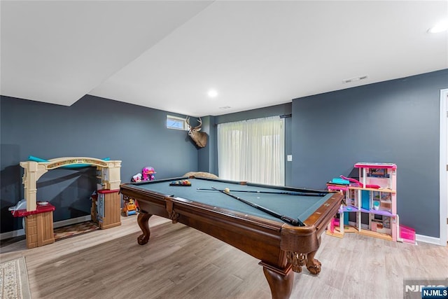 playroom with visible vents, baseboards, billiards, and wood finished floors