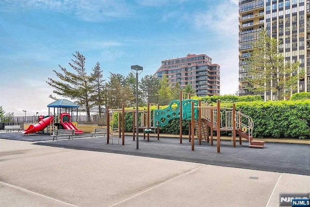 300 Winston Dr Unit 1722, Cliffside Park, NJ 07010 - view of community jungle gym