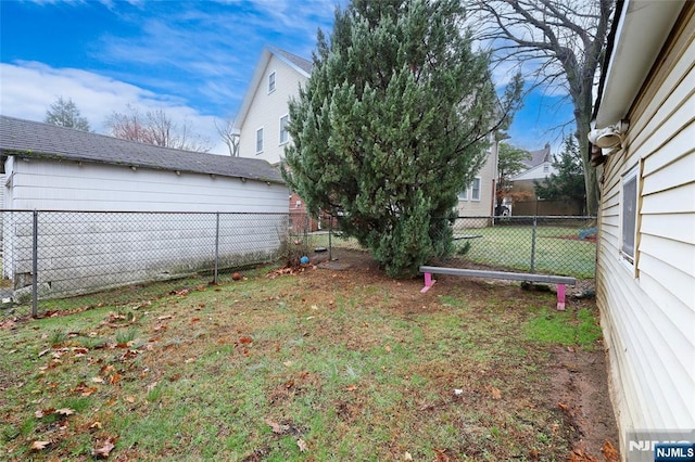 view of yard featuring a fenced backyard