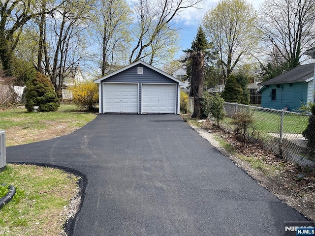 385 Beech St, Teaneck, NJ 07666 - view of detached garage