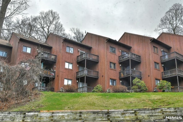 3 Davos Dr Unit 6, Vernon, NJ 07462 - view of building exterior