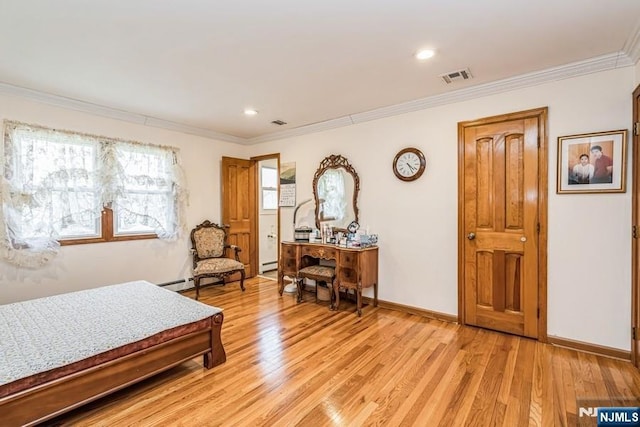 bedroom with baseboards, light wood-type flooring, recessed lighting, crown molding, and visible vents