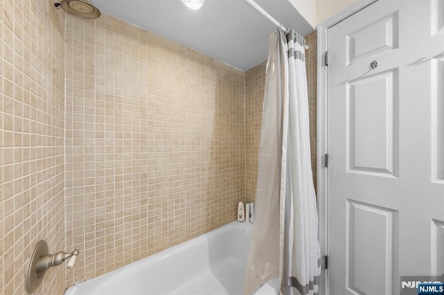 4 Colony Rd, Edgewater, NJ 07020 - full bathroom featuring shower / tub combo