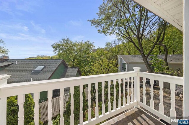 4 Colony Rd, Edgewater, NJ 07020 - view of balcony
