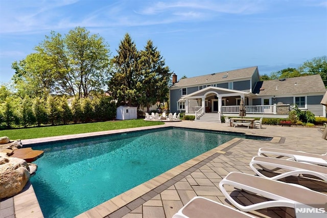 19 Merrill Dr, Mahwah, NJ 07430 - swimming pool with a patio