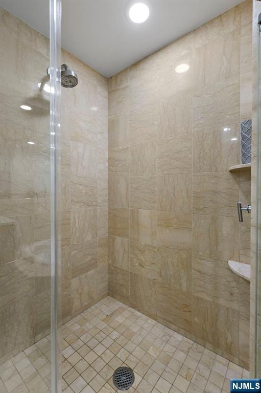 8100 River Rd Unit 1013, North Bergen, NJ 07047 - full bathroom with a shower stall